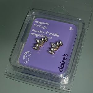 ‼️$𝟓-𝐚𝐝𝐝 𝐨𝐧: Beautiful Magnetic Earrings